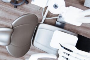 Wie reduziert man den Materialverbrauch in einer Zahnarztpraxis